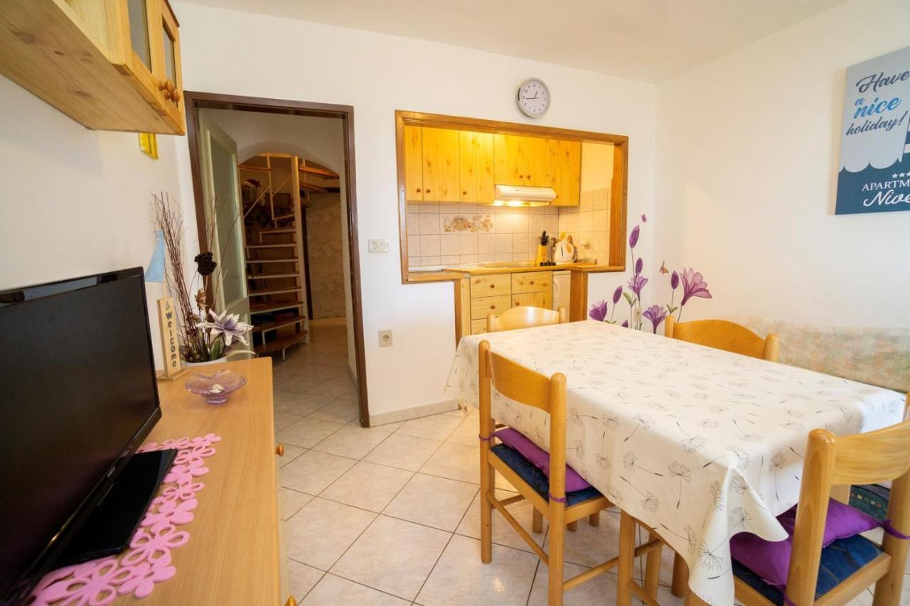 Apartment Nives อูมัค ภายนอก รูปภาพ