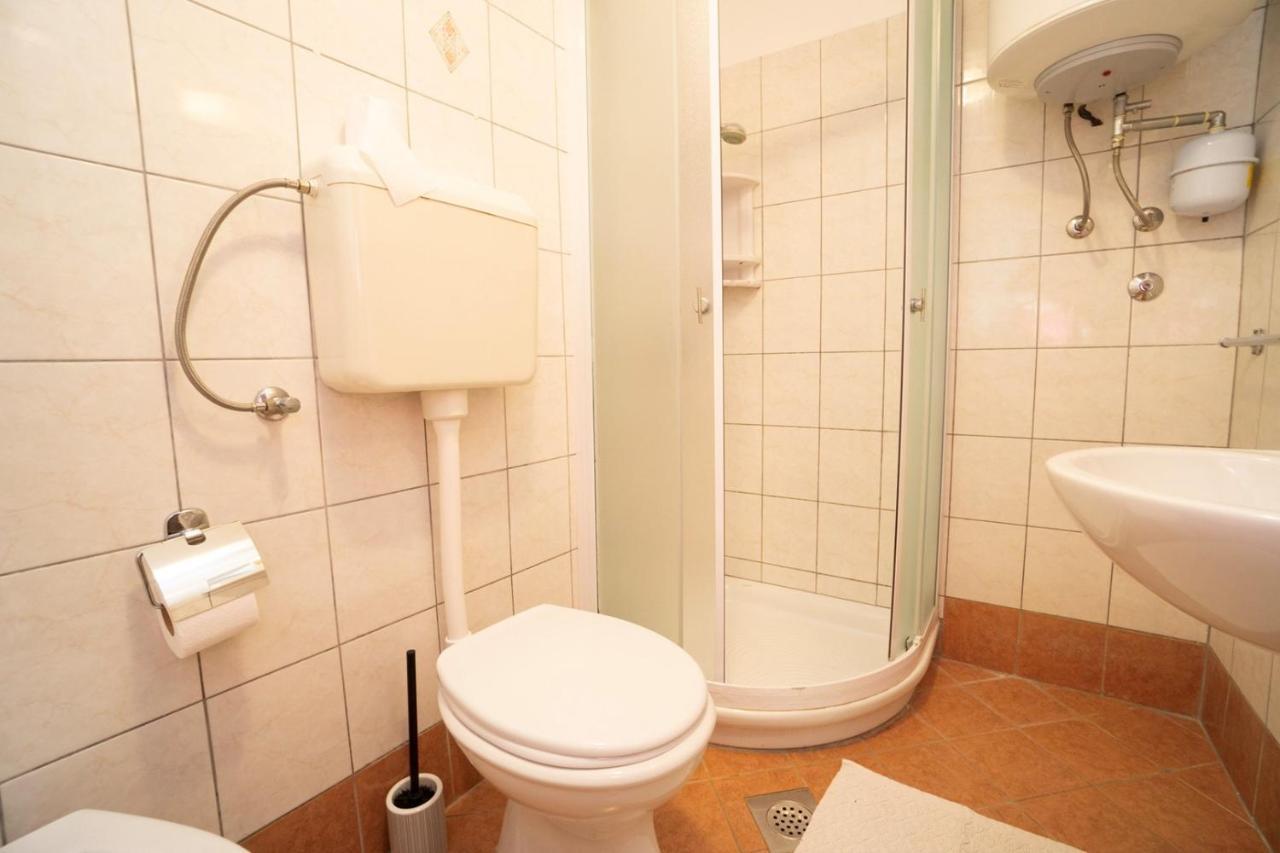 Apartment Nives อูมัค ภายนอก รูปภาพ
