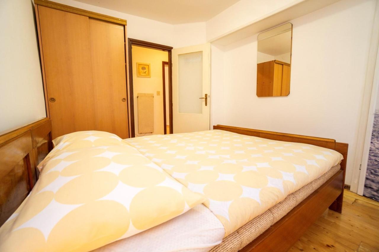 Apartment Nives อูมัค ภายนอก รูปภาพ
